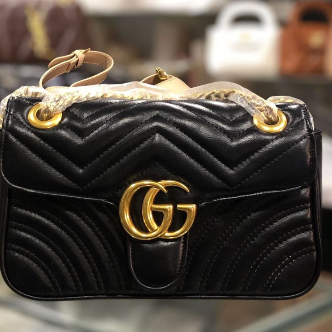 Luxury Gucci Matelassé Crossbody Bag (10 × 7 Inches) – Stylish Black Chevron Shoulder Purse