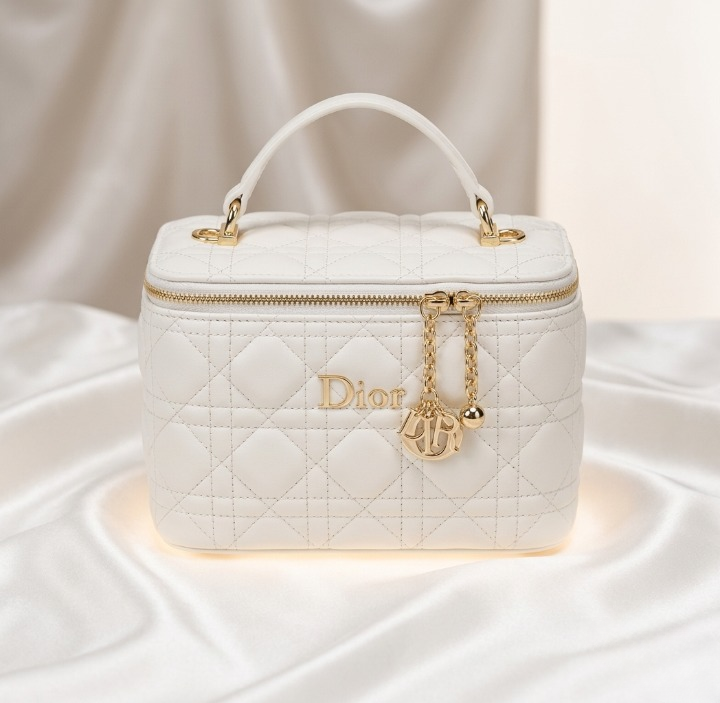 Imported Synthetic Leather Beauty Bag